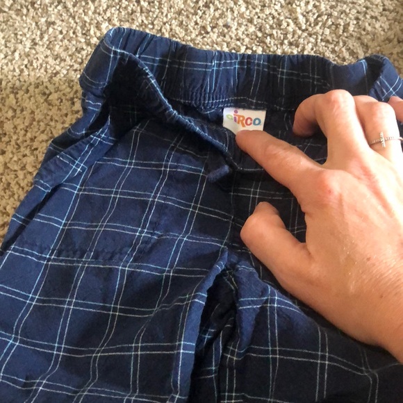 Boy 3t shorts - Picture 2 of 4